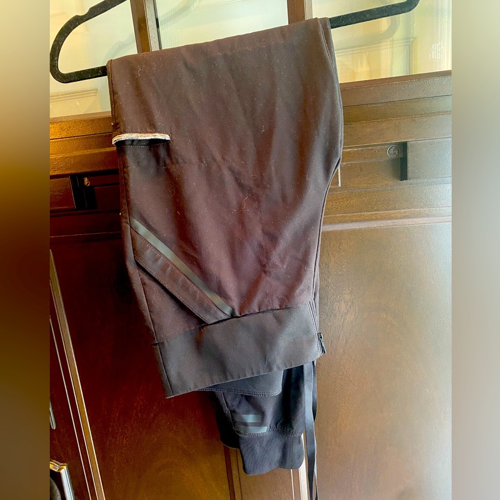 Used Grey’s Anatomy jogger scrub pants